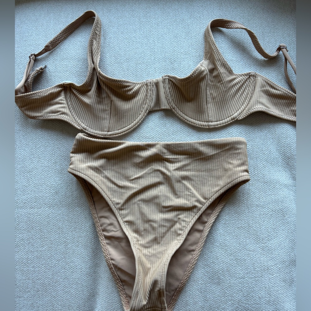 Frankie’s bikini